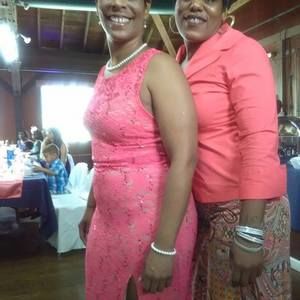 Meet your Posher, Iris